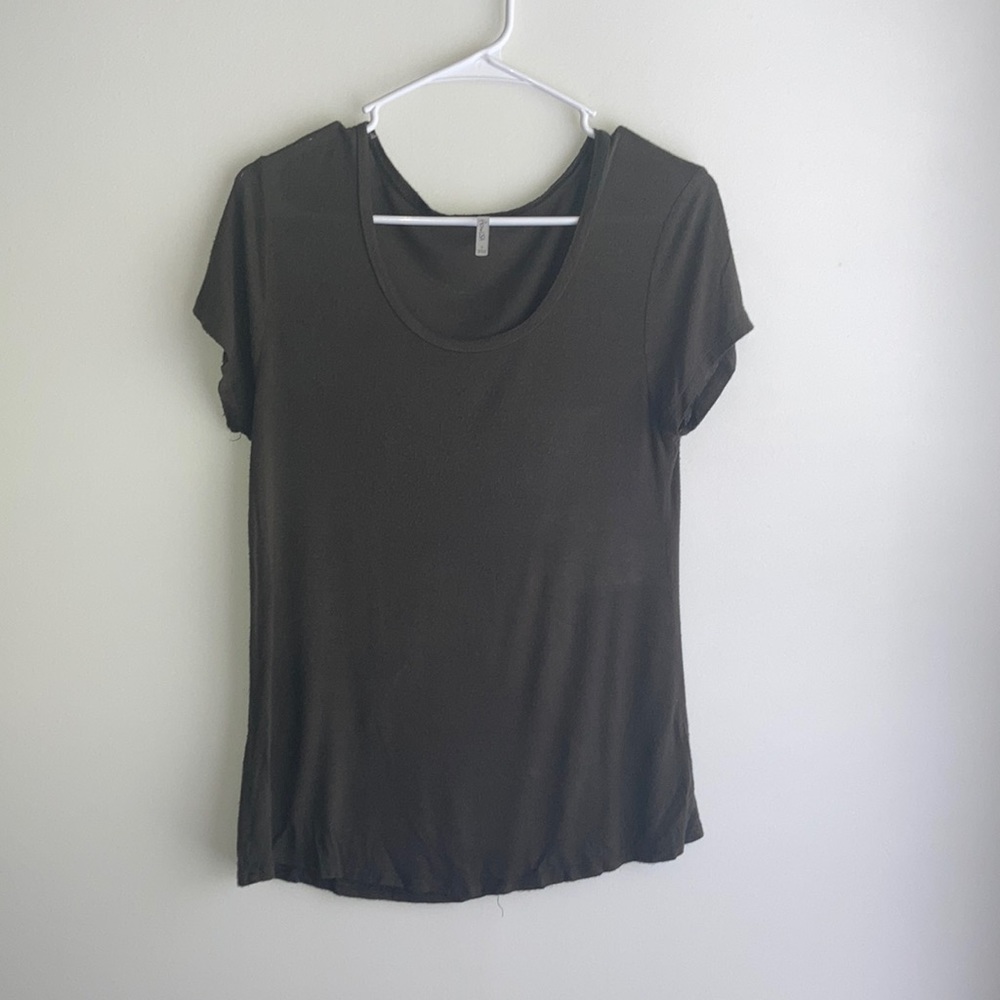 Women’s ActiveUSA size small olive green scoop neck short sleeve tee